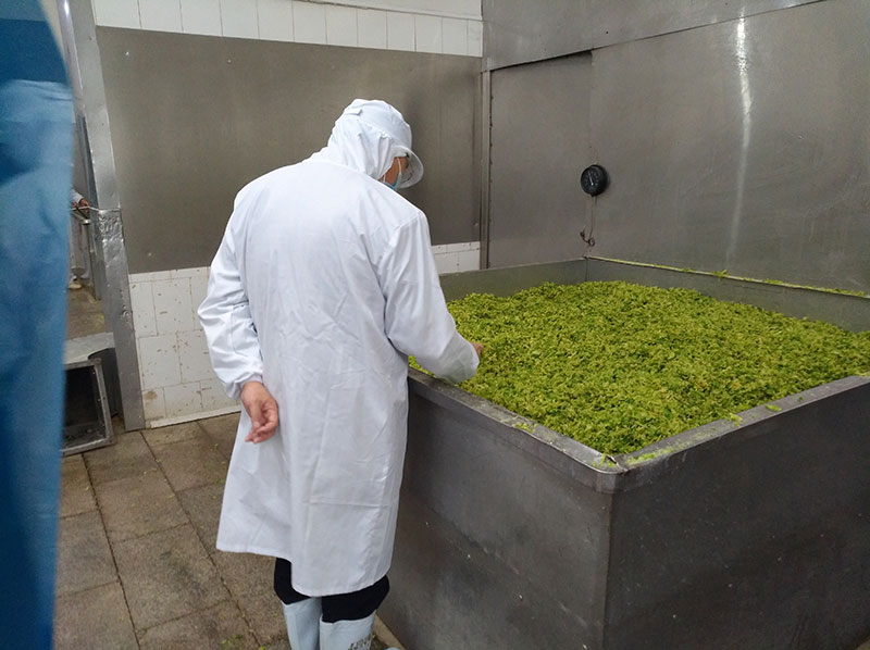 Customers check dehydrated vegetable products